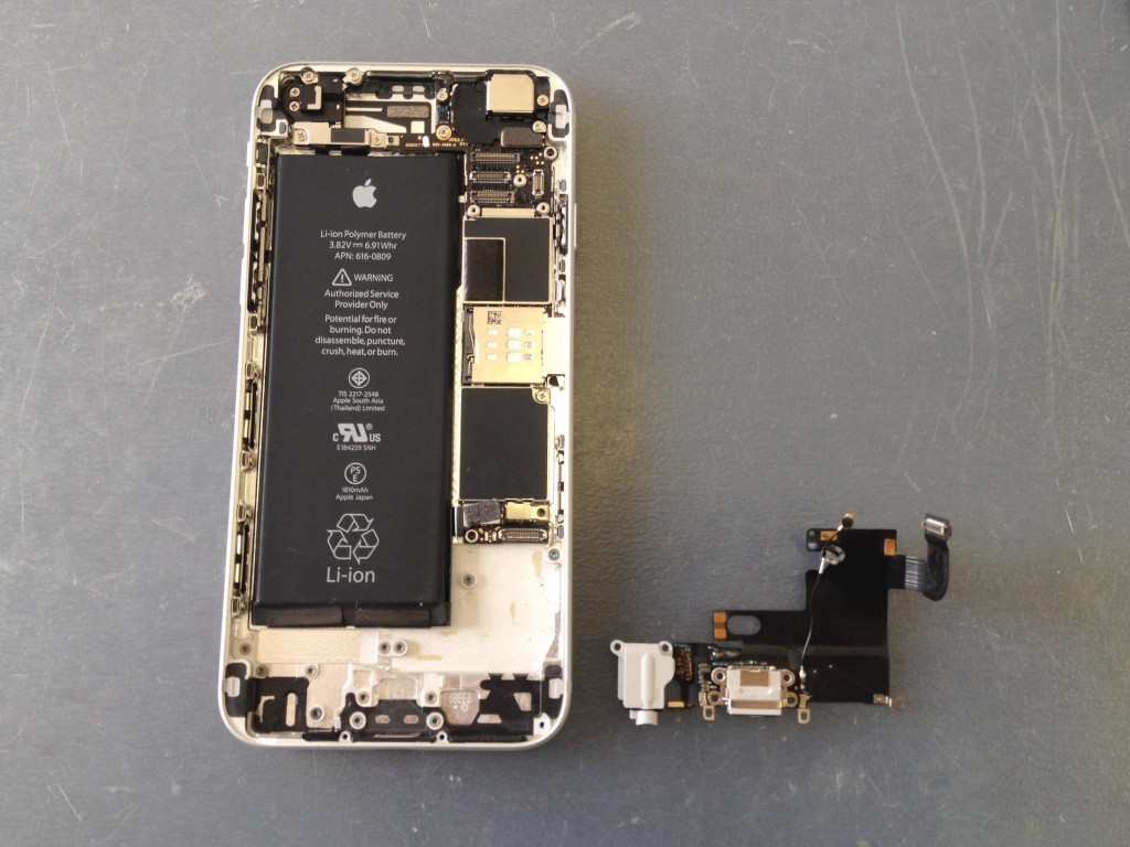 iPhone６ライトニングコネクタ取り出し完了