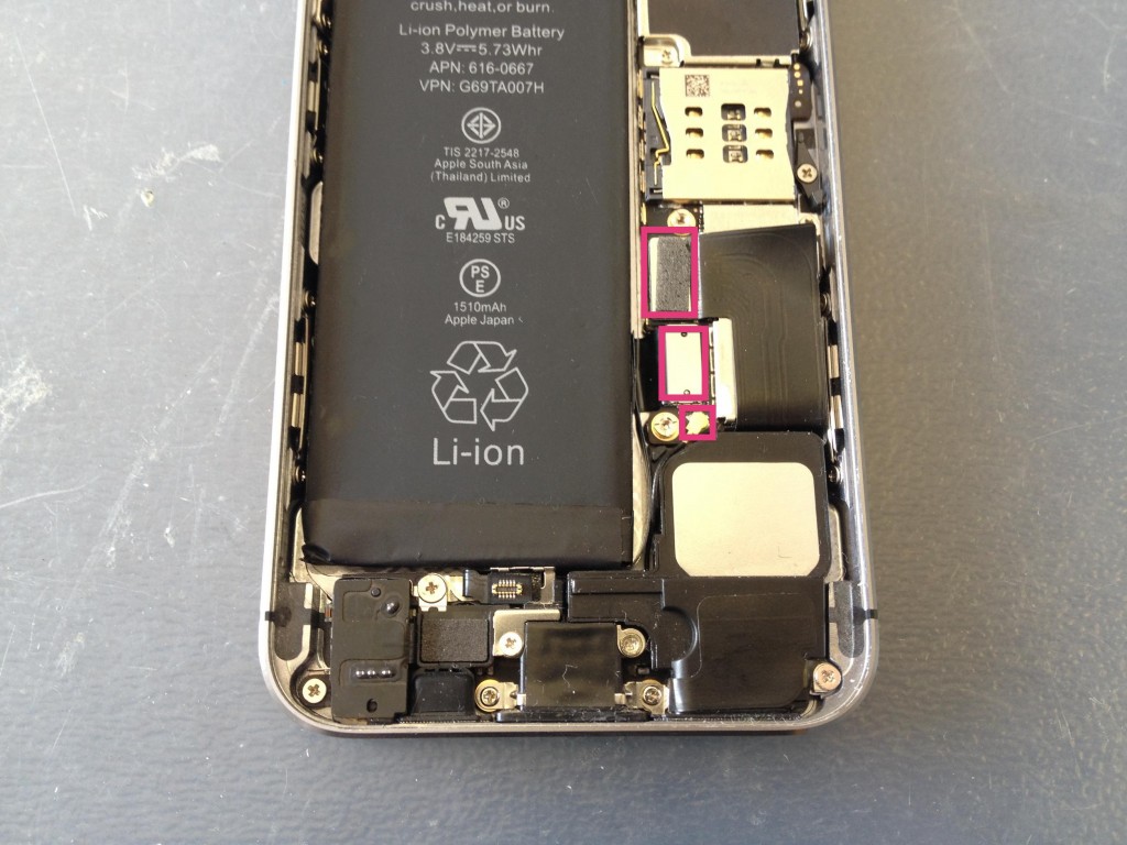 iPhone５S各コネクタ外す