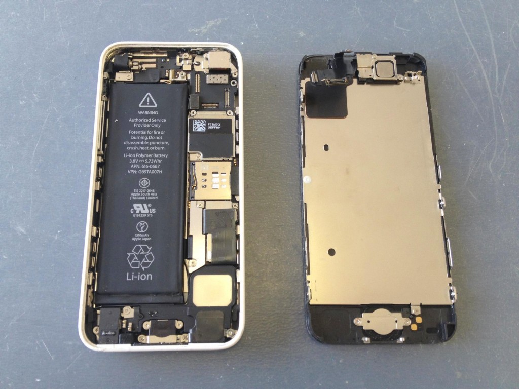 iPhone５Cフロントパネル取り外し完了