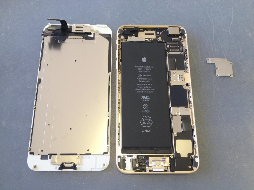 iPhone６プラスフロントパネル取り外し完了